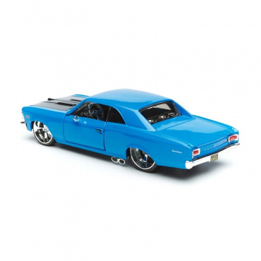 31333 Машинка die-cast 1966 Chevelle SS 396, 1:24, синяя, открывающиеся двери